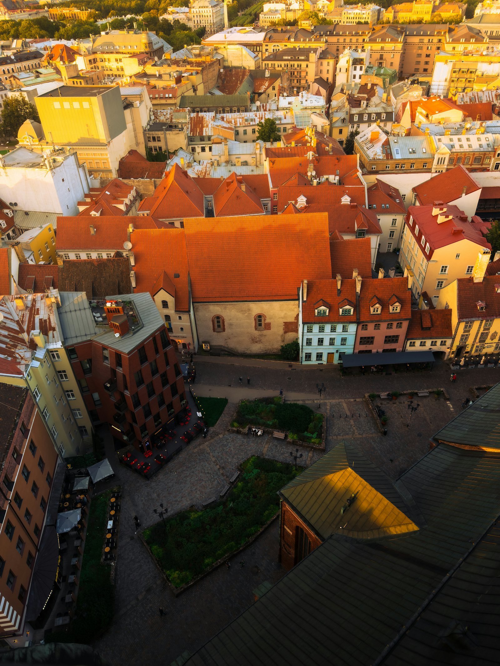 Hlavy komínů, bytový dům · Brno-Lesná · 2024